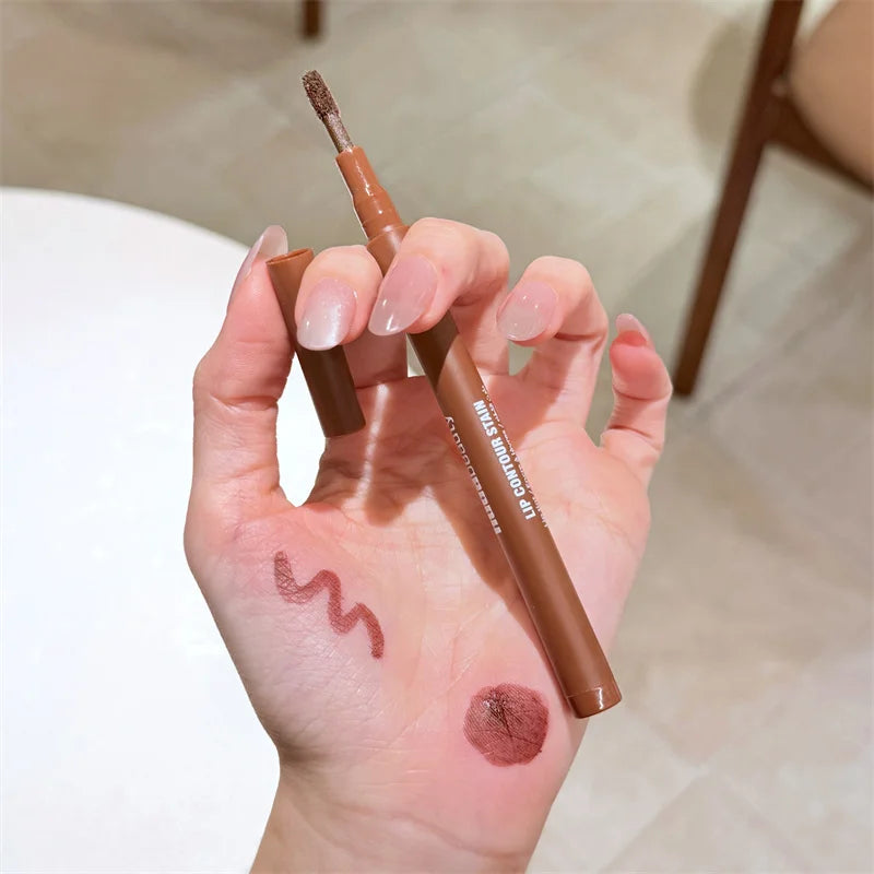 Feutre contour des lèvres sans transfert longue tenue Huda Beauty