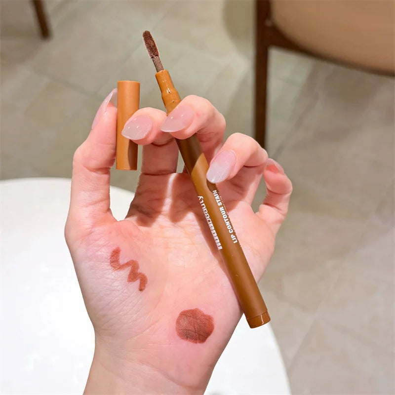 Feutre contour des lèvres sans transfert longue tenue Huda Beauty
