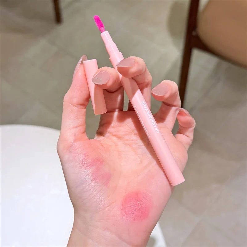 Feutre contour des lèvres sans transfert longue tenue Huda Beauty