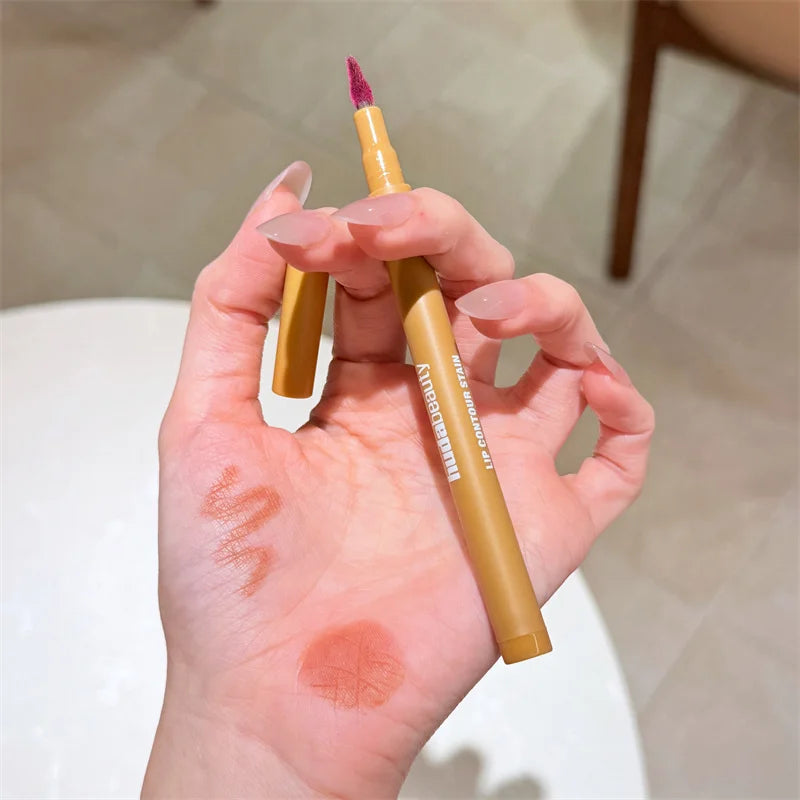 Feutre contour des lèvres sans transfert longue tenue Huda Beauty